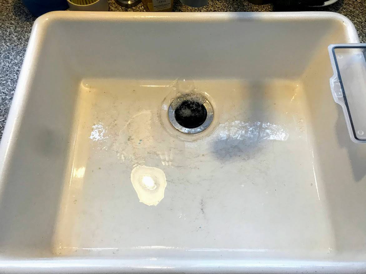 4 Expert Ways To Remove Black Scuff Marks From A Porcelain Kitchen Sink