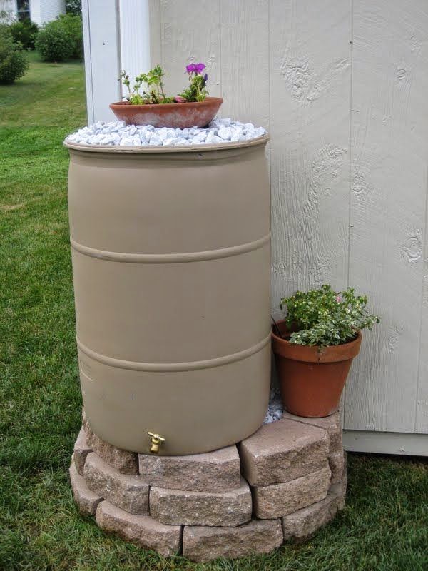 15 Easy Diy Rain Barrel Stand Ideas Everyday Old House - Rain Barrel Stand Diy