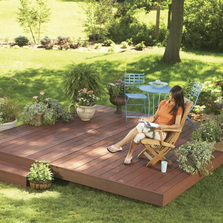Family Handyman floating deck landscaping ideas. Courtesy of https://www.familyhandyman.com/project/backyard-decks-build-an-island-deck/