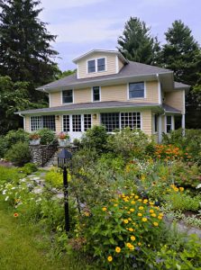 American Foursquare houses converted to beautiful B&Bs and vacation rentals #foursquarehouse #americanfoursquare