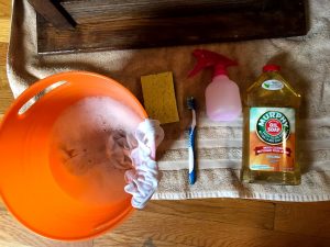 How to clean built-up dirt and grime from wooden furniture #woodfurniture #murphysoilsoap #cleanpatina