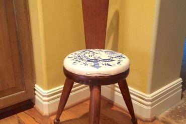 Vintage MaLeck Woodcrafts 3-legged chair stool (courtesy of https://thumbs.worthpoint.com/zoom/images1/1/0117/06/vtg-ma-leck-woodcrafts-legged_1_fd9c4ea5cfb725440da265d38b330317.jpg)