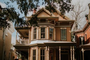 Picture of gorgeous old home in Savannah taken by interviewed photographer