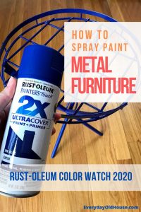 Faded metal outdoor furniture? Rust-oleum's Color Watch 2020 has the best Ink Blue color for backyards this summer! Lean how I quickly and easily refurbished this old metal side table with this fab color How to rejuvenate metal outdoor patio furniture quickly and easily with Painter's Touch spray paint #Rustoleum #PaintersTouch #Inkblue #backyardinspiration #metaltable
