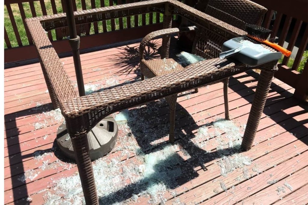 Shattered tempered glass patio table