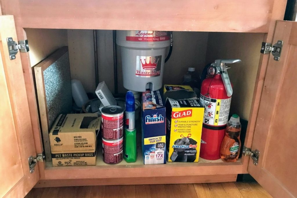 What is the best shelf liner for under the kitchen sink - 7 factors to consider