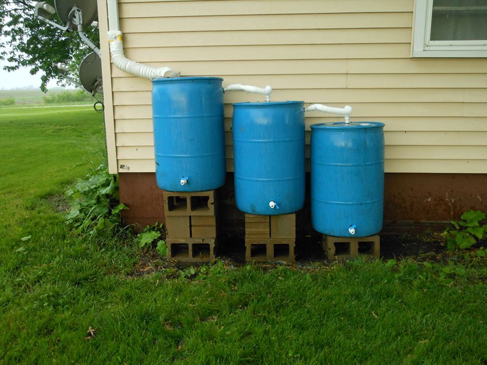 Smart Gardener Tumbler Rain Barrel Platform. Courtesy of https://smart-gardener.tumblr.com/post/51502712186/check-out-this-fantastic-rain-barrel-set-up-one-of