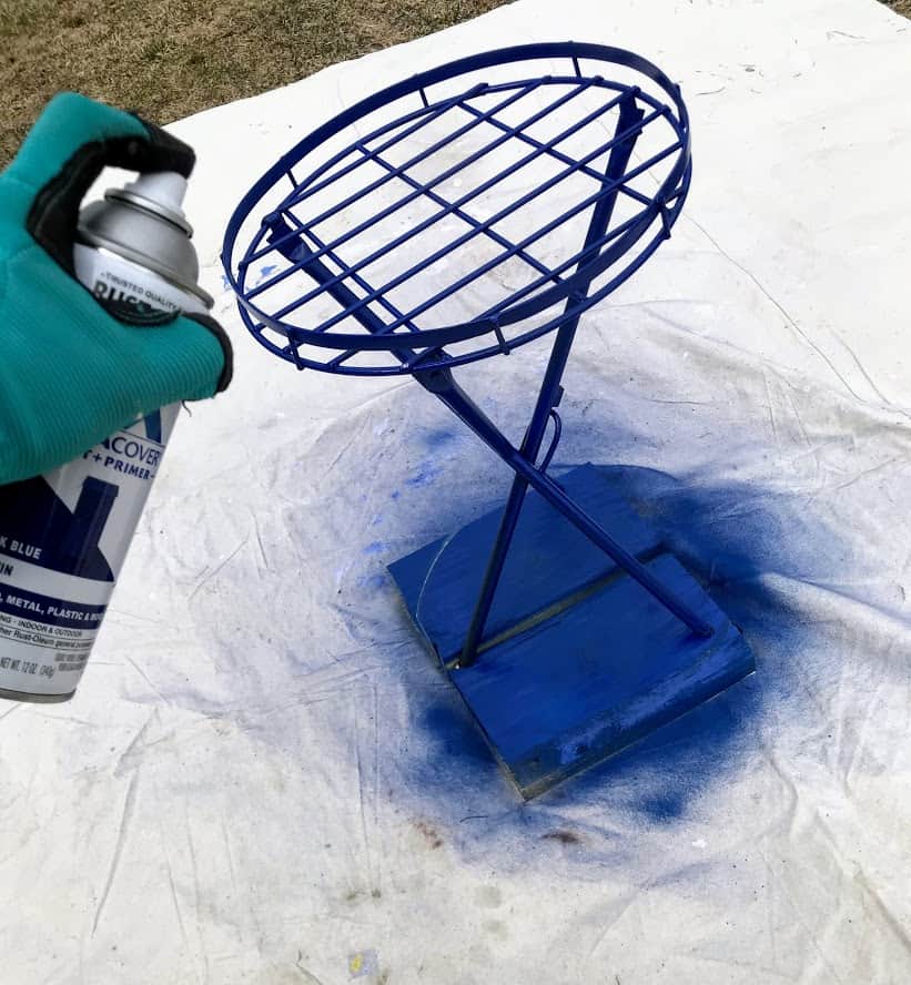 How to Rejuvenate Faded Metal Outdoor Furniture Using RustOleum Spray