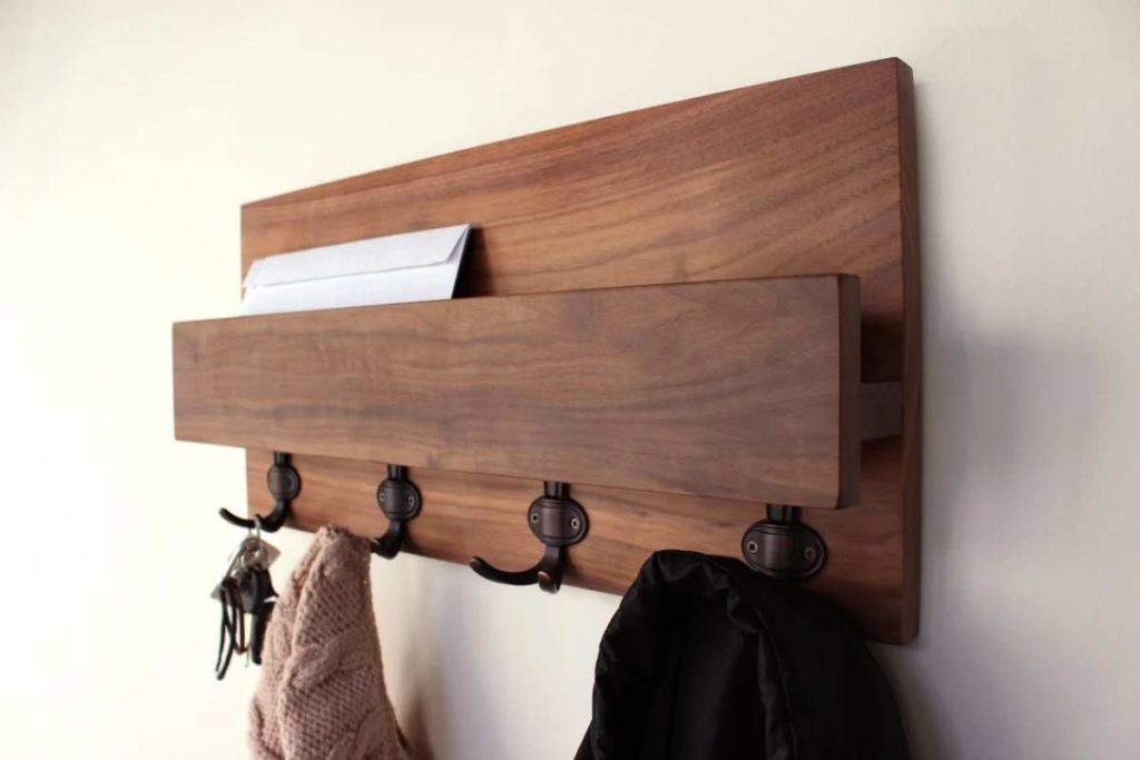 Wooden key holder by Straga Furniture