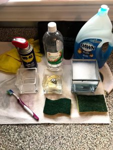 Supply list for cleaning grimy, greasy kitchen cabinet hardware #grime #WD40 #kitchencabinet