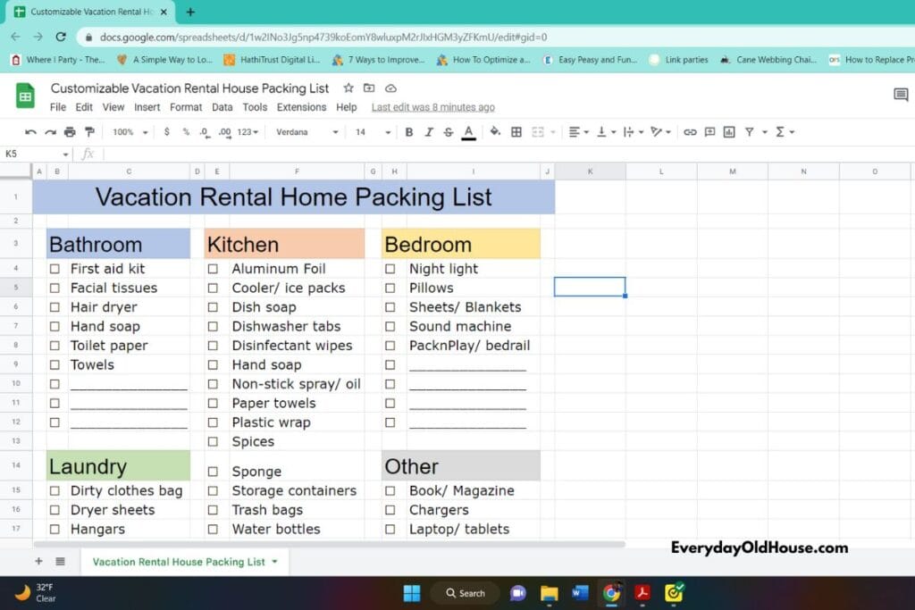 Google Sheets - customizable vacation rental packing checklist