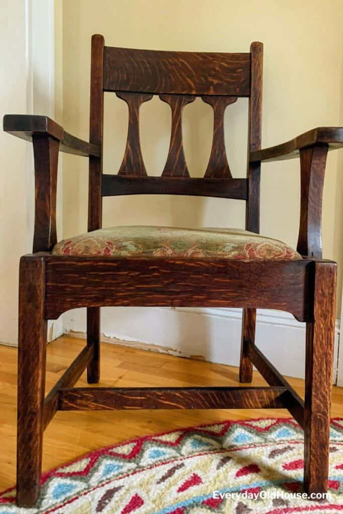 beautiful tiger oak grain on dining room chair - What is Vintage Tiger Oak Furniture and How to Gently Restore It 