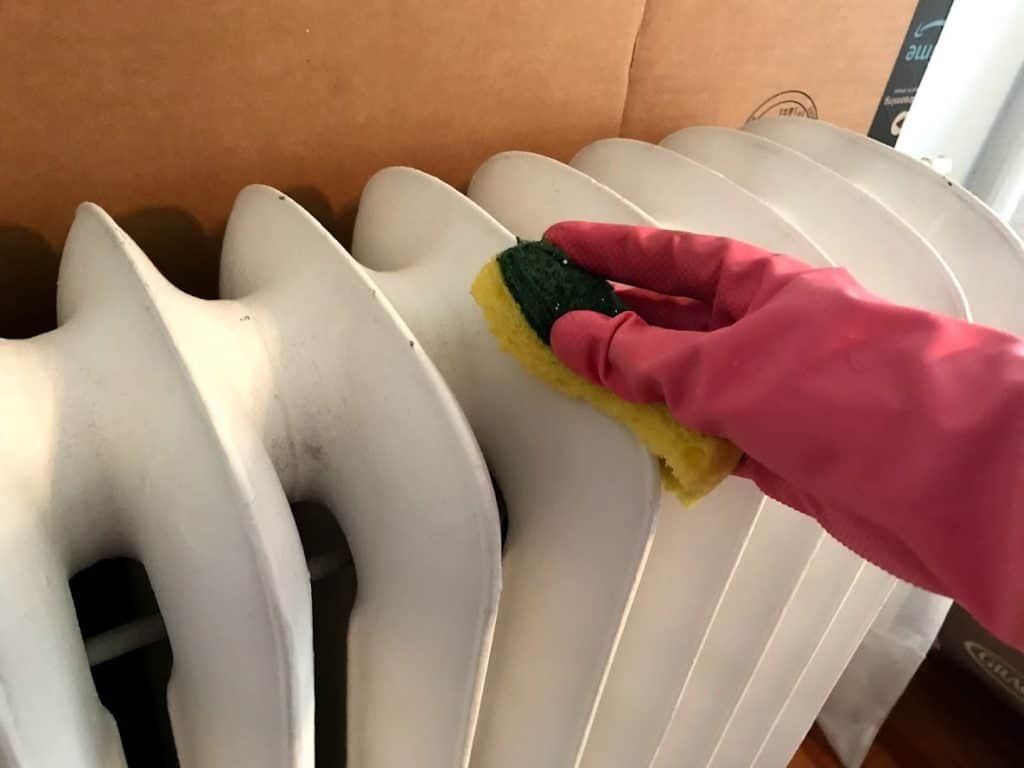 How to Clean a cast iron radiator #castironradiator #cleaning #cleaninghowto