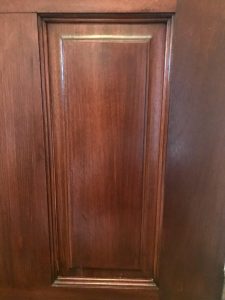 Exterior door repaired with Minwax Wood putty in Red Mahogany color #minwax #crackeddoor #woodfiller